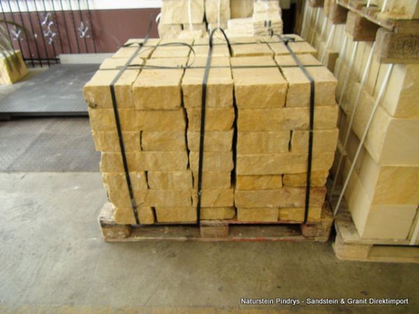 Sandstein Mauersteine 10x20x40 cm Lagerfugen gesägt, Trockenmauer aus Polen