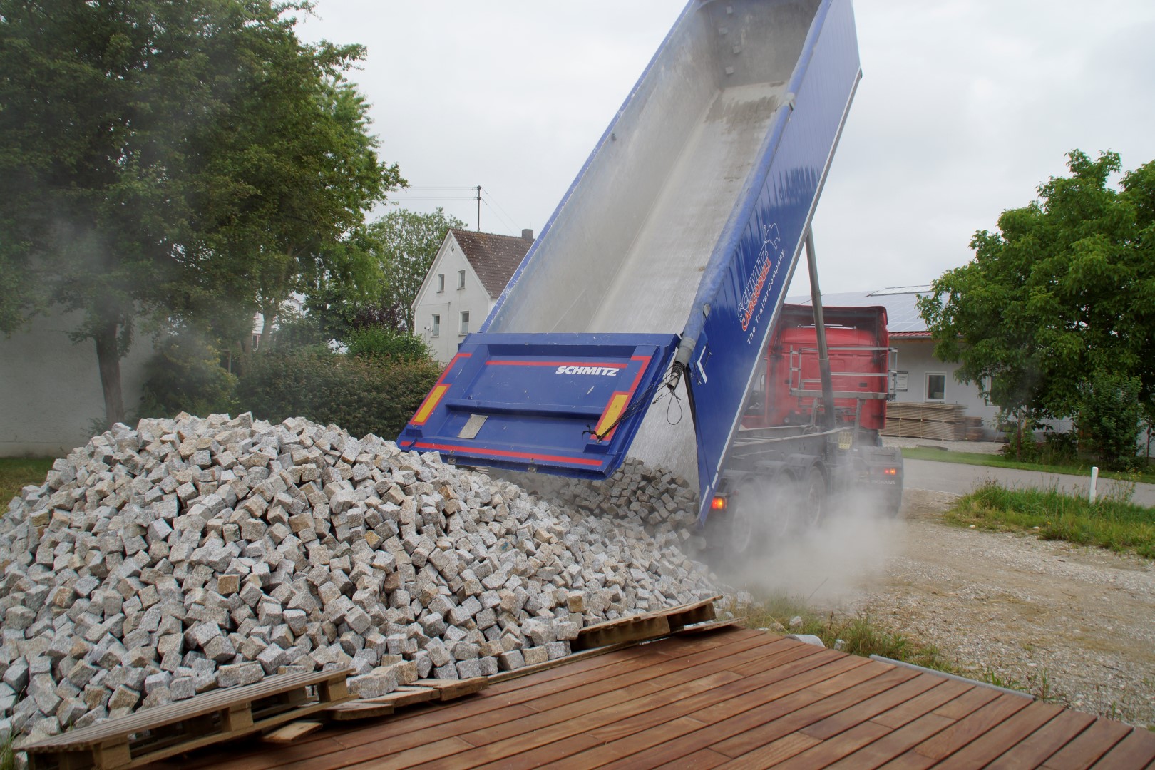 Naturstein Pindrys - Sandstein & Granit Direktimport - GÜNSTIGE PREISE, Natursteine, Granitsteine, Mauersteine, Pflastersteine, Bruchsteine, Blockstufen, Bodenplatten, Mauer, Granitpflaster