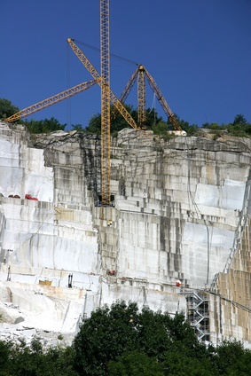 Naturstein Pindrys - Sandstein & Granit Direktimport - GÜNSTIGE PREISE, Natursteine, Granitsteine, Mauersteine, Pflastersteine, Bruchsteine, Blockstufen, Bodenplatten, Mauer, Granitpflaster